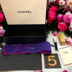 Chanel Gift Box with Sample Sized Skincare and Holiday Card - New